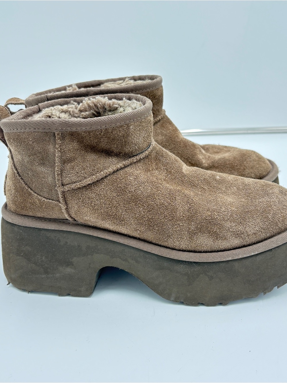 Ugg Classic Ultra Mini New Heights Hickory Suede Platform Boots Women’s Size 9